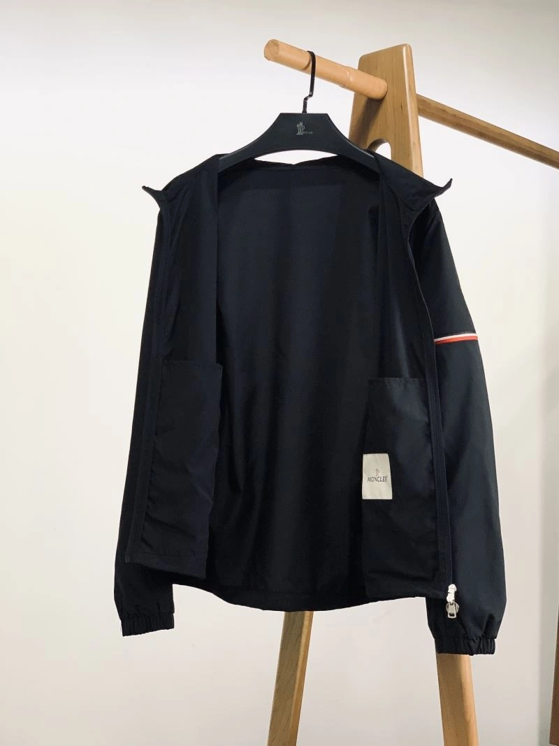 Upgraded Moncler Outwear 142082