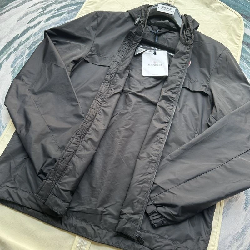 Moncler Outwear Flexible 142089
