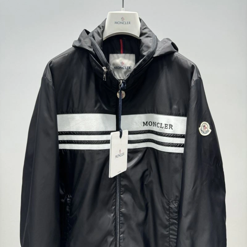 Moncler Outwear OdorResistant 142093