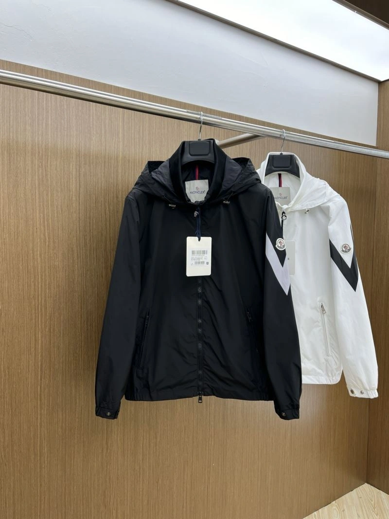 Moncler Outwear Flexible 142085