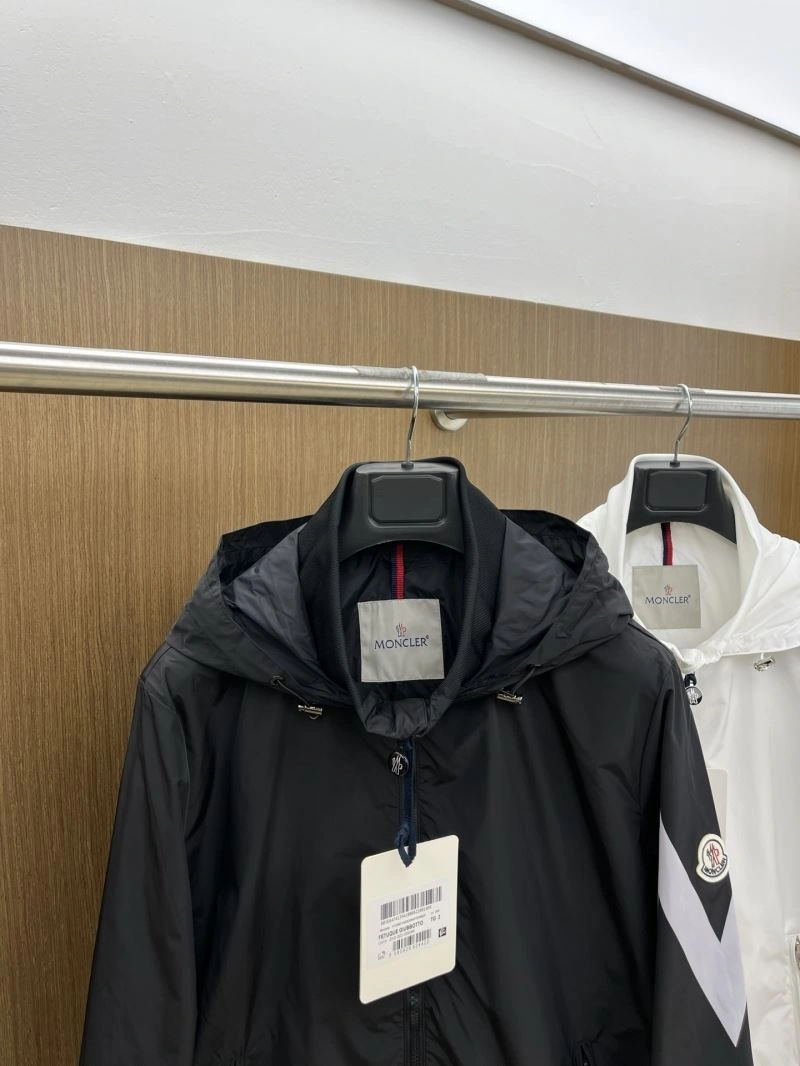 Moncler Outwear Flexible 142085