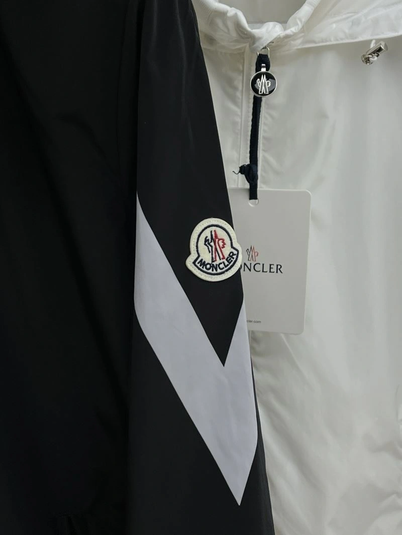 Moncler Outwear Flexible 142085