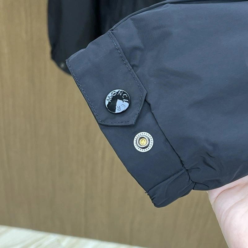 Moncler Outwear Flexible 142085