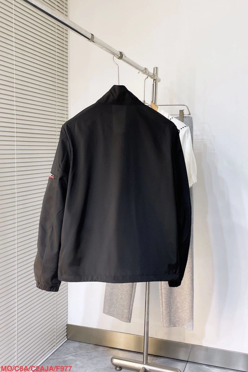 Bold Moncler Outwear 142079