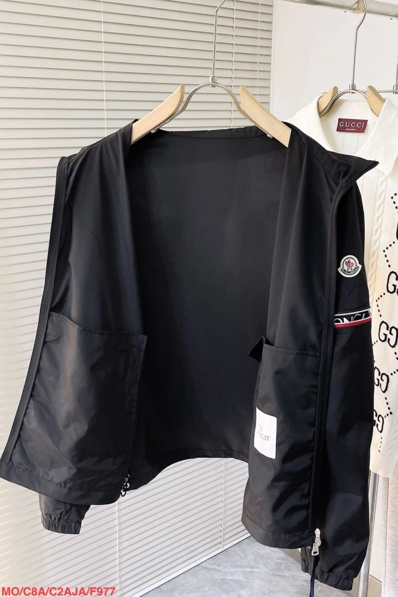 Bold Moncler Outwear 142079