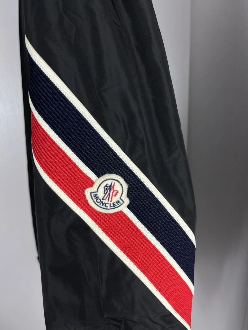 Moncler Outwear Durable 142083