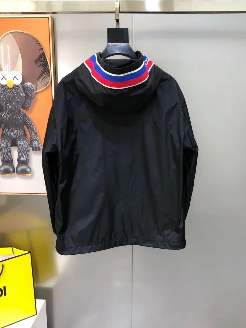 Trendsetting Moncler Outwear 142074