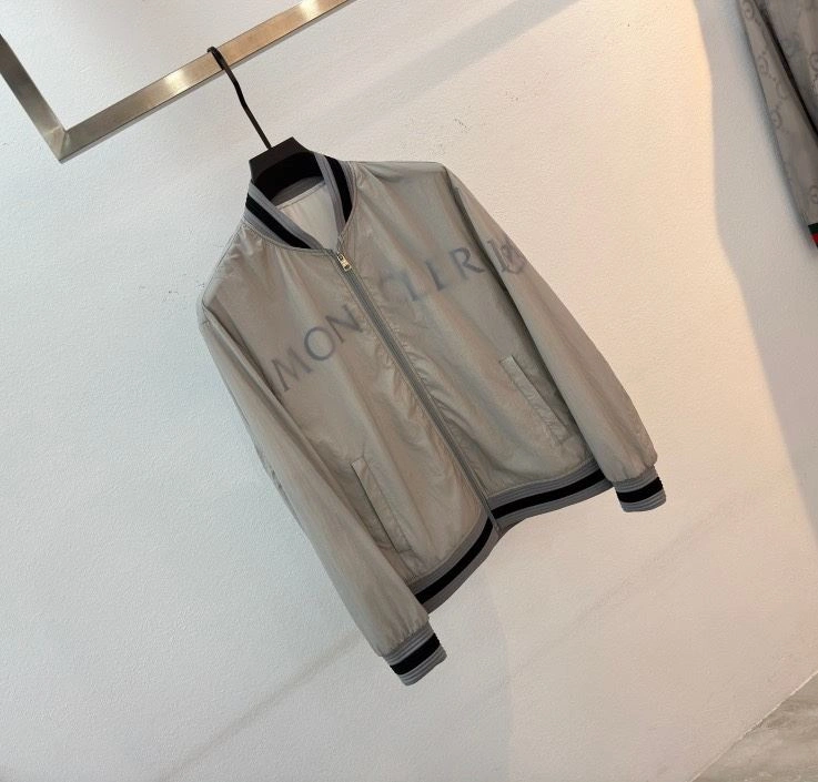 EyeCatching Moncler Outwear 142145