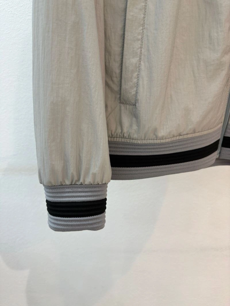 EyeCatching Moncler Outwear 142145