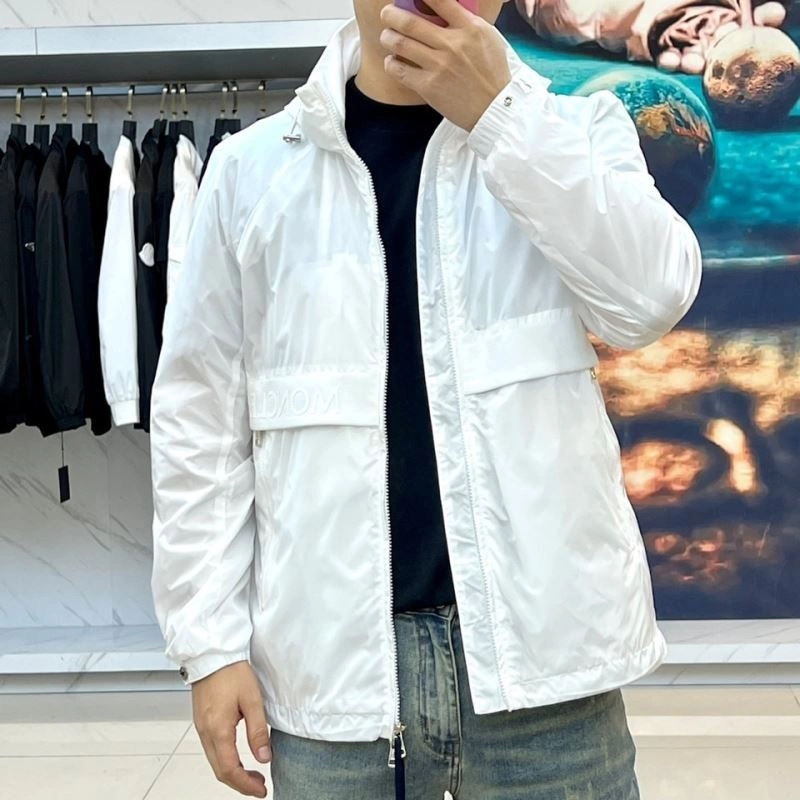 Moncler Outwear Unique 142072