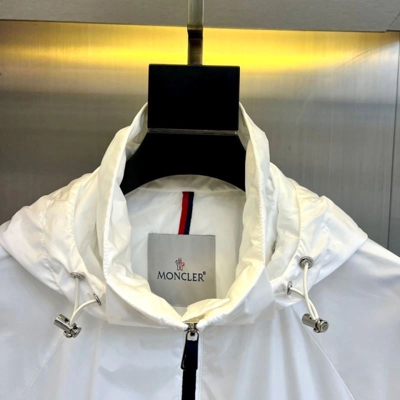 Moncler Outwear Unique 142072