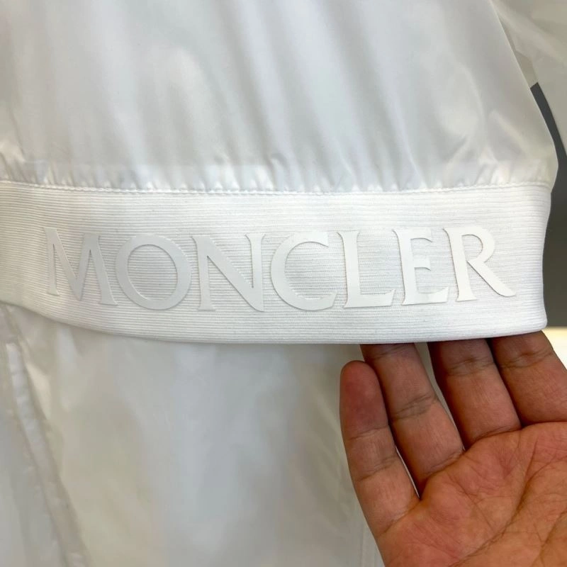 Moncler Outwear Unique 142072