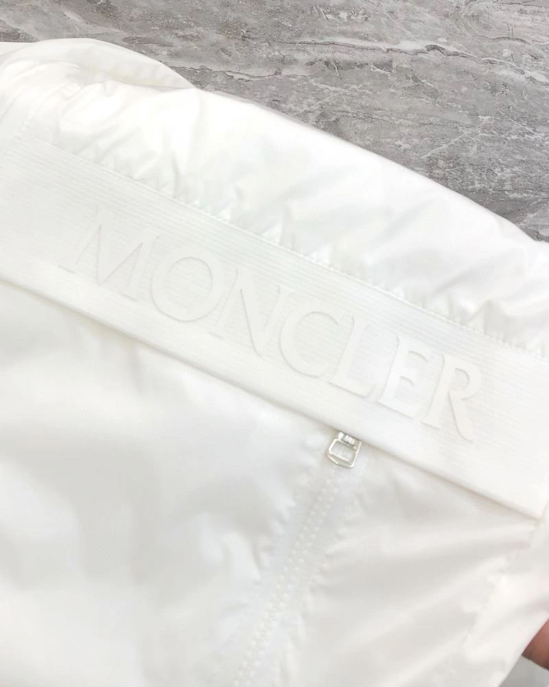Moncler Outwear Popular 142065