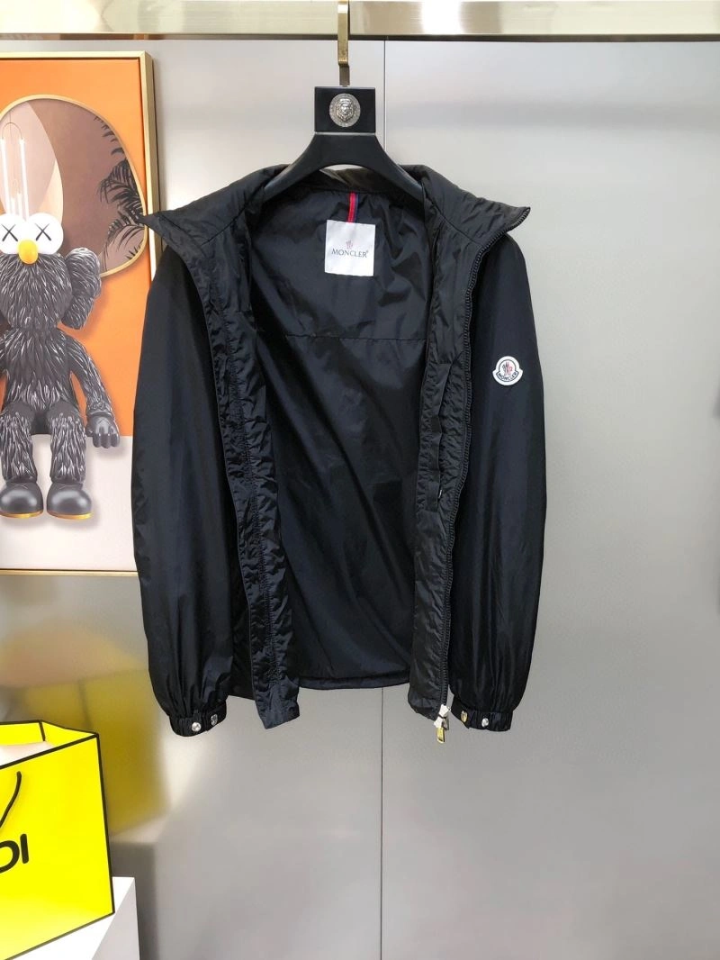 Snug Moncler Outwear 142064