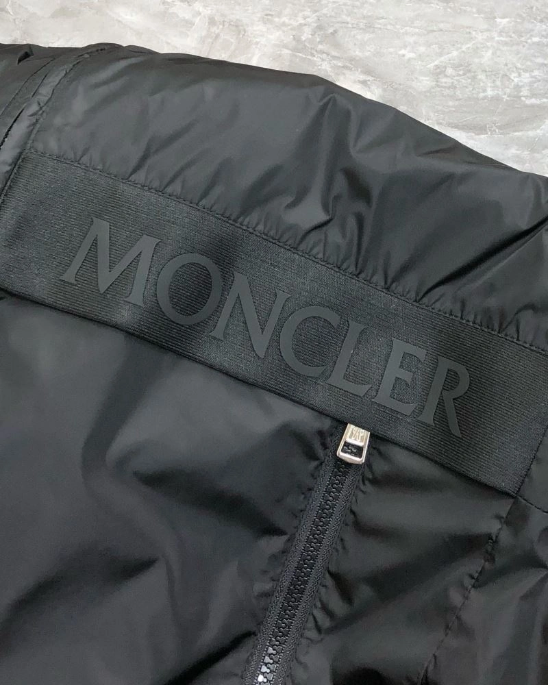 Snug Moncler Outwear 142064