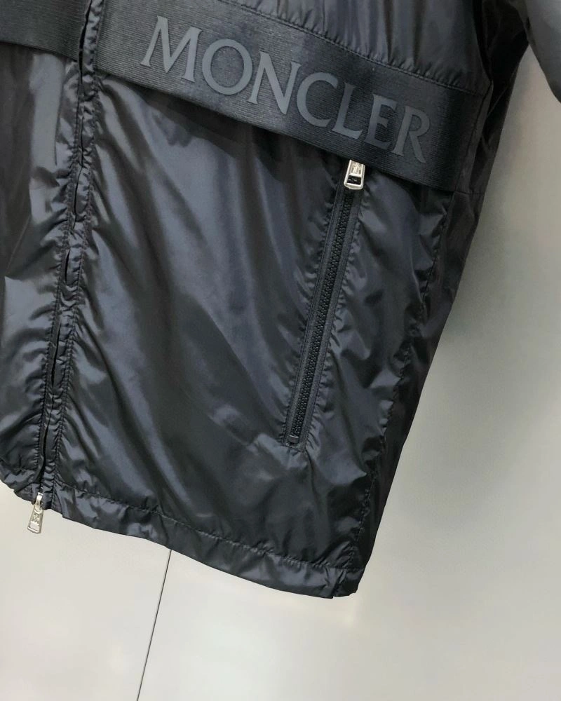 Snug Moncler Outwear 142064