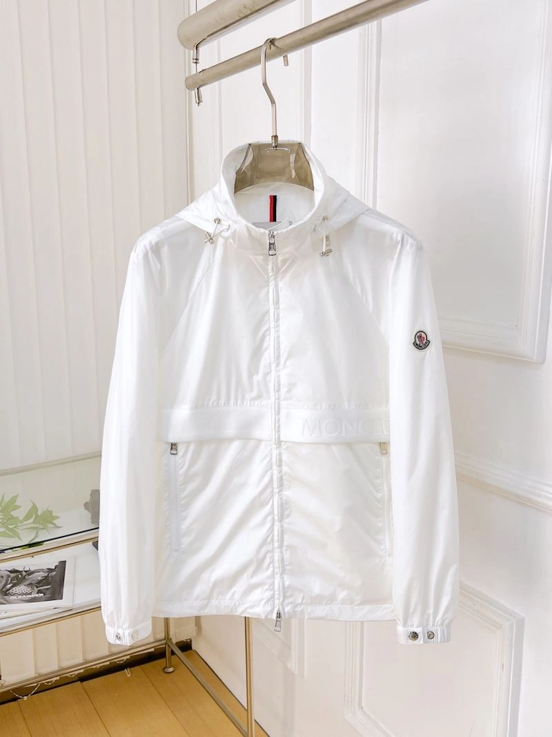 Comfortable Moncler Outwear 142066