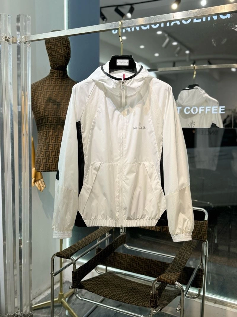 Moncler Outwear Minimalist 142063