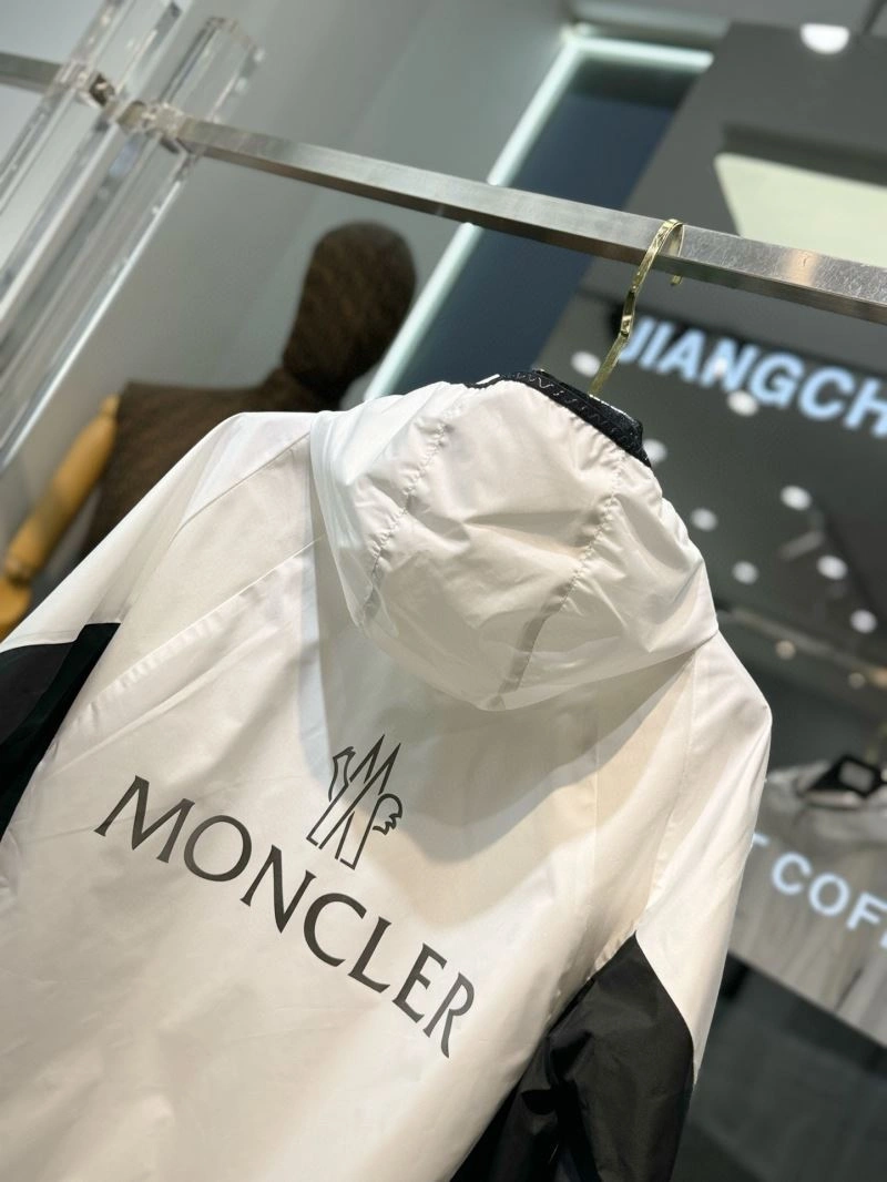 Moncler Outwear Minimalist 142063