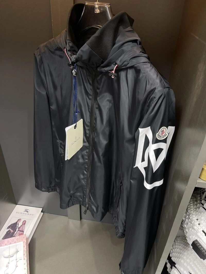 Moncler Outwear QuickDry 142059