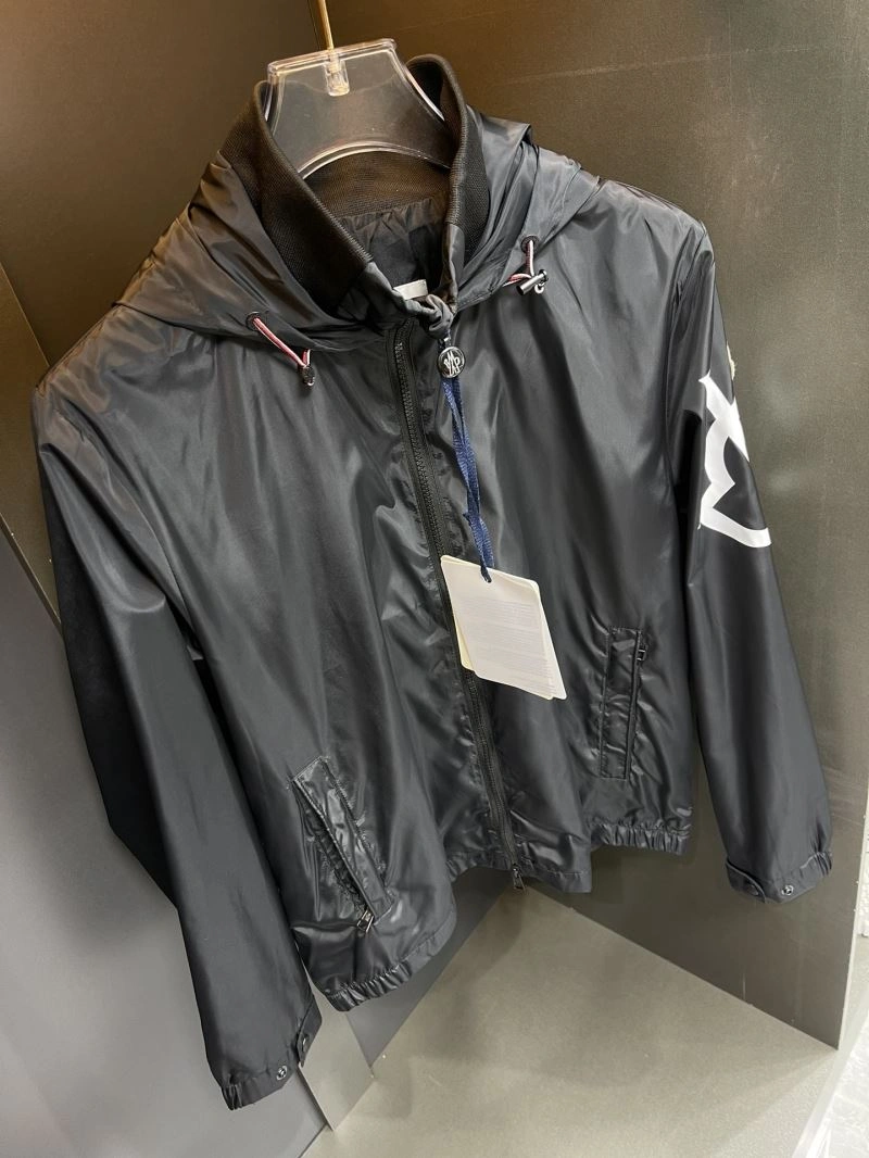 Moncler Outwear QuickDry 142059