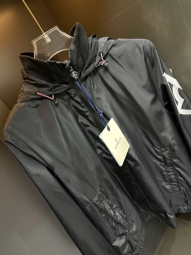 Moncler Outwear QuickDry 142059