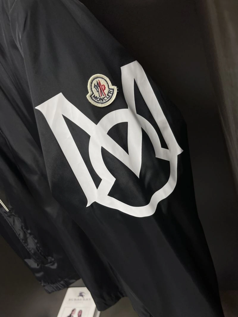 Moncler Outwear QuickDry 142059