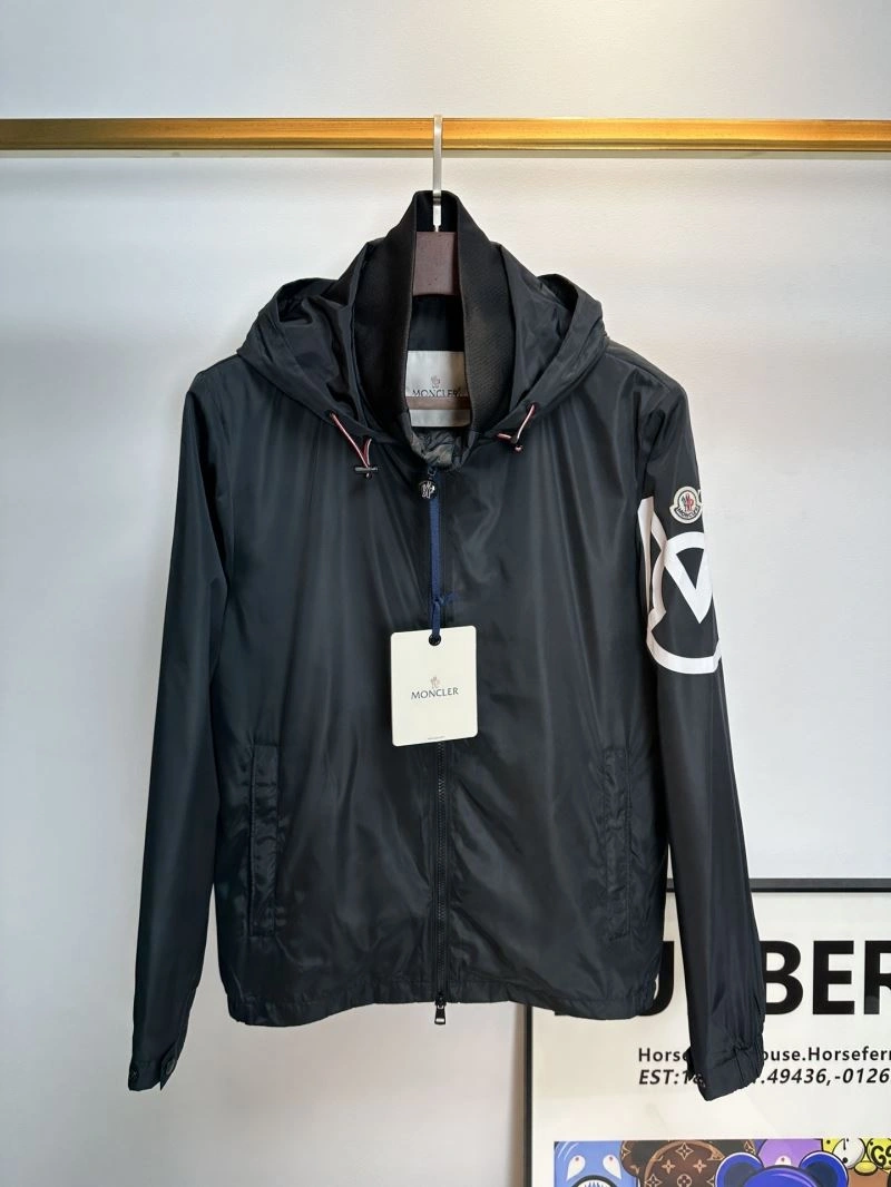 Moncler Outwear GoodFit 142058