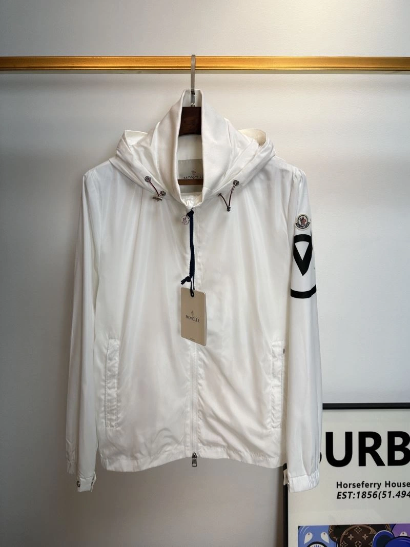 Moncler Outwear GoodFit 142058