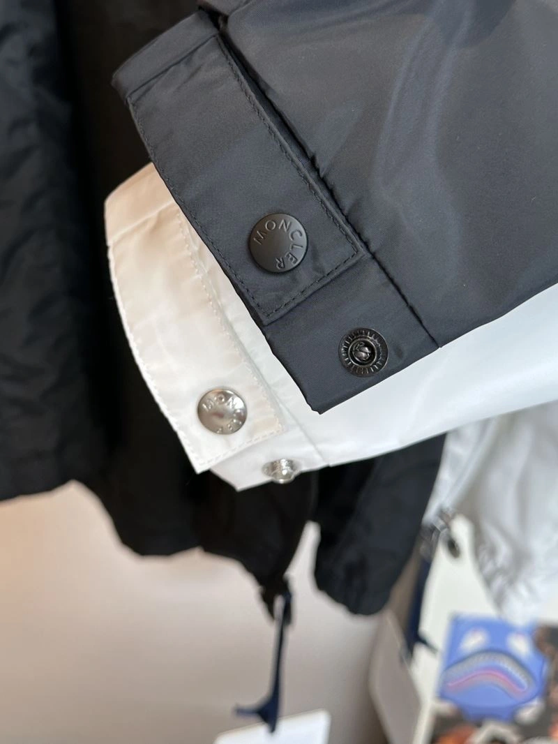 Moncler Outwear GoodFit 142058