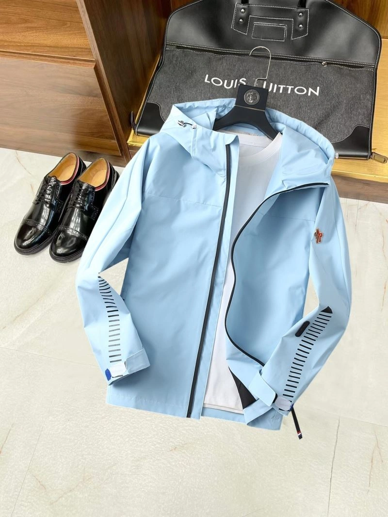 Effortless Moncler Outwear 142045