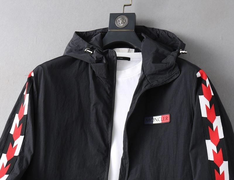 Sustainable Moncler Outwear 142048