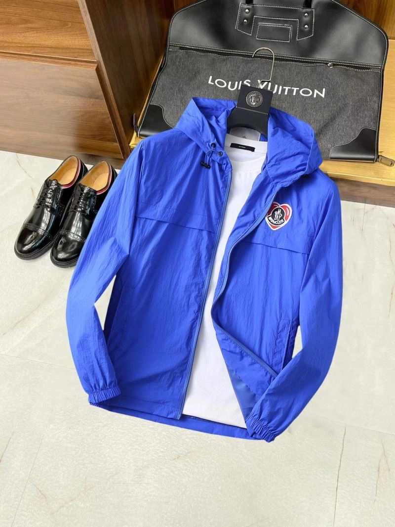 Practical Moncler Outwear 142040