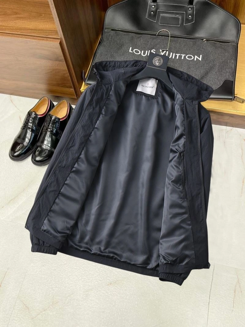 Practical Moncler Outwear 142040
