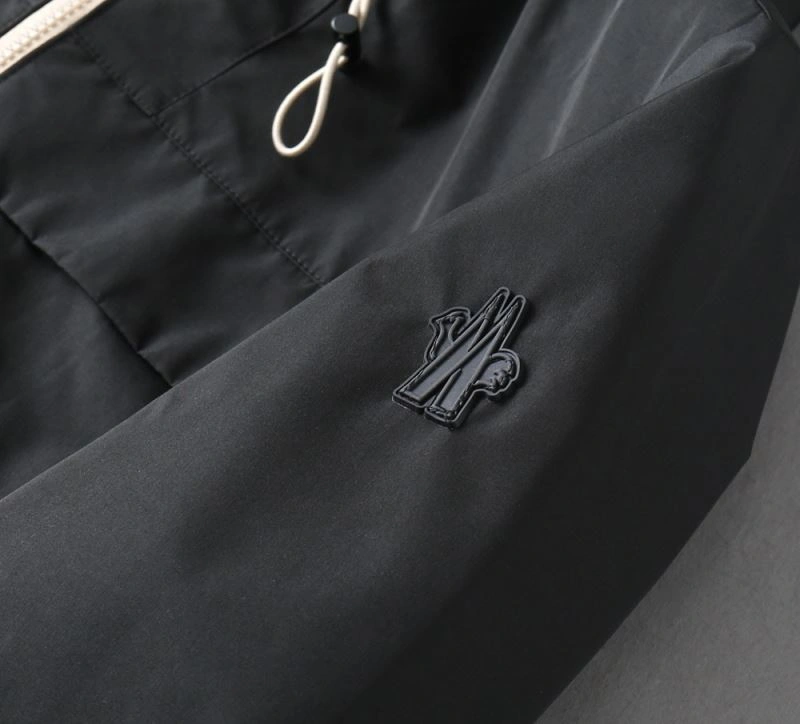 Moncler Outwear EyeCatching 142053