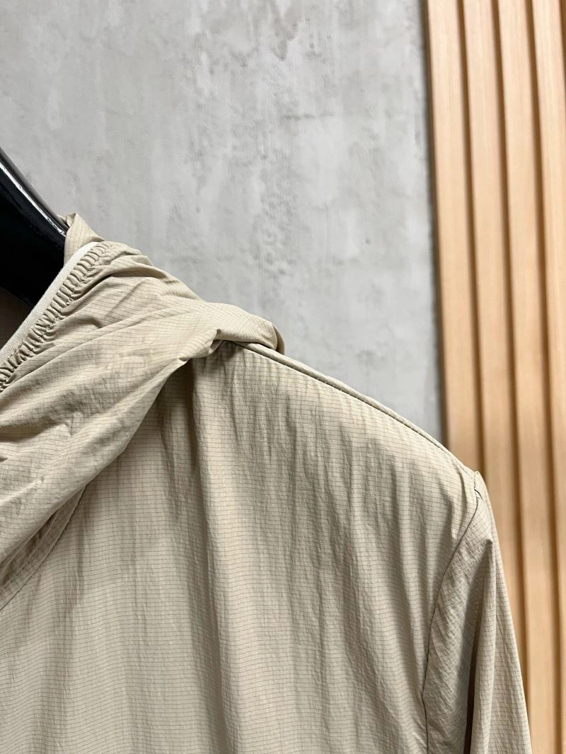 Durable Moncler Outwear 142041