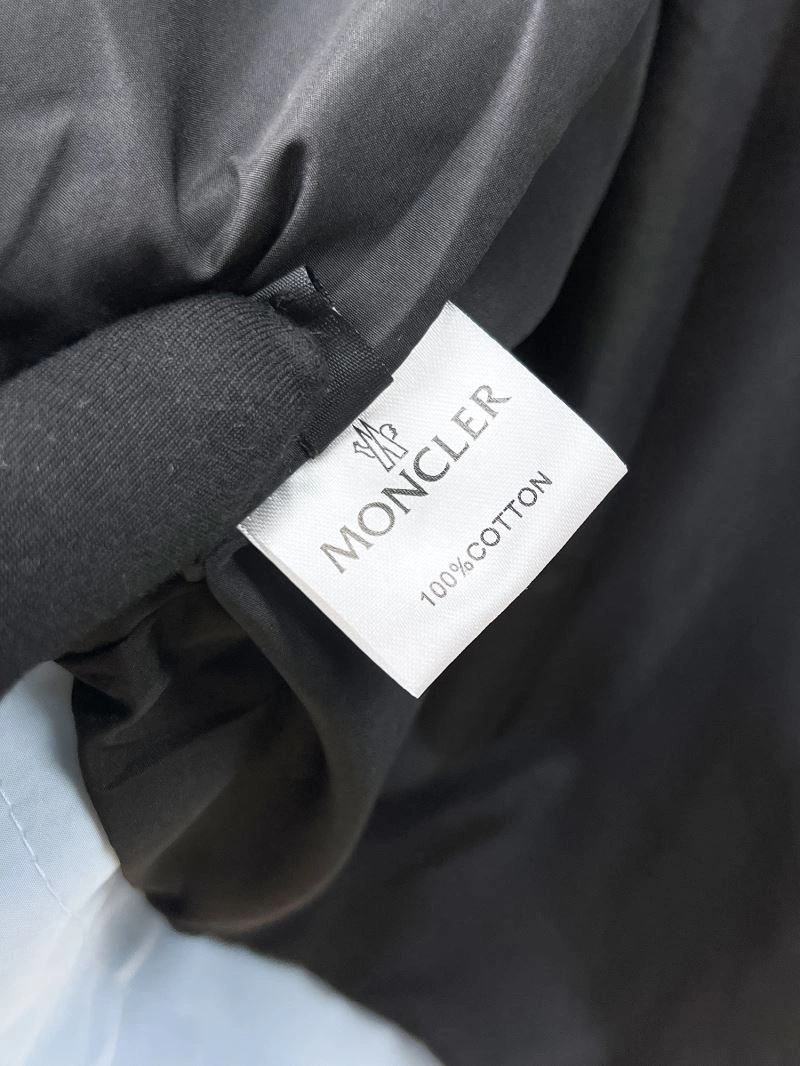 Breathable Moncler Outwear 142033