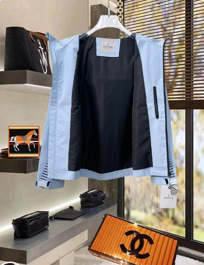 Breathable Moncler Outwear 142033