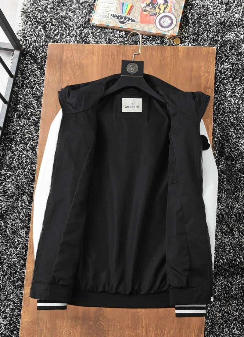 Moncler Outwear ComfortFit 142035