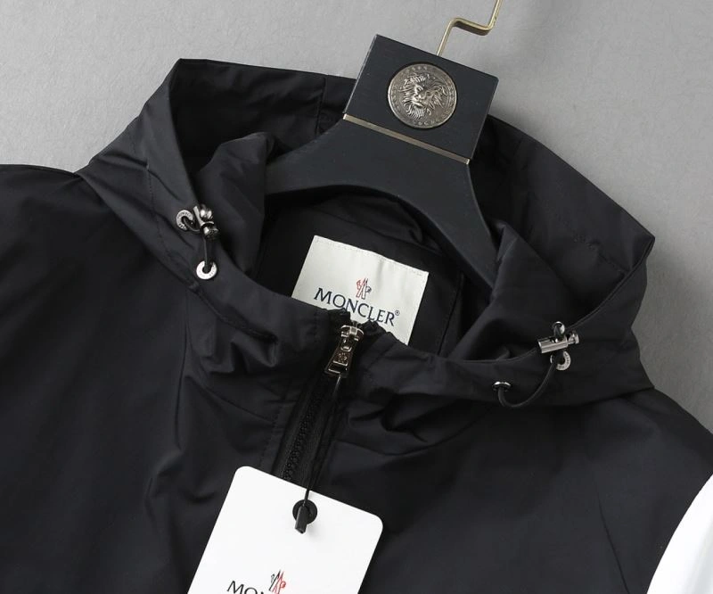 Moncler Outwear ComfortFit 142035
