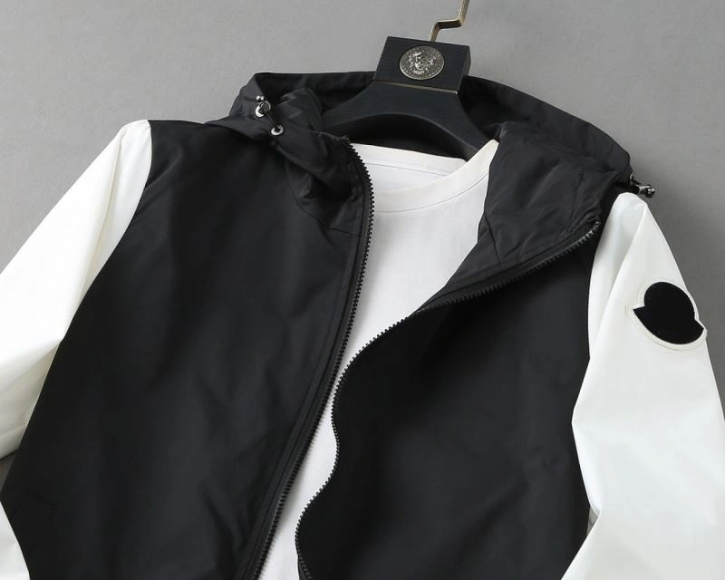Moncler Outwear ComfortFit 142035