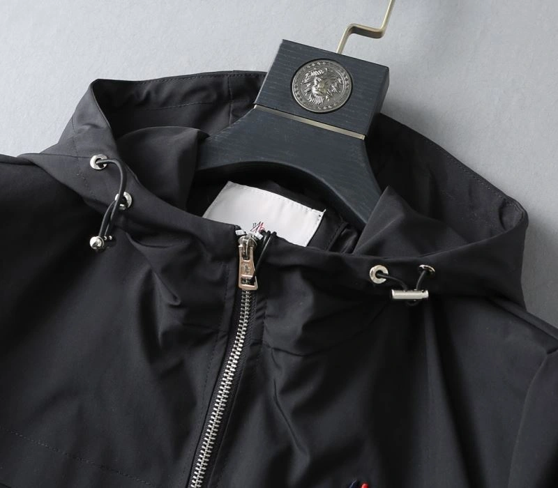 Moncler Outwear Fashionable 142032