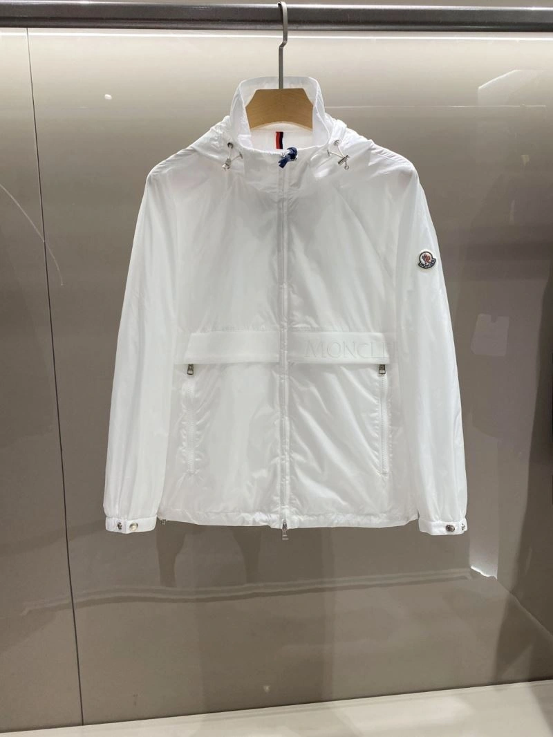 Moncler Outwear Attractive 142070