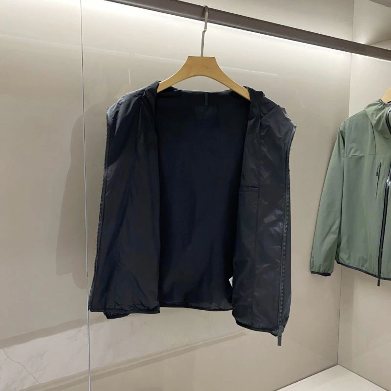 QuickDry Moncler Outwear 142031