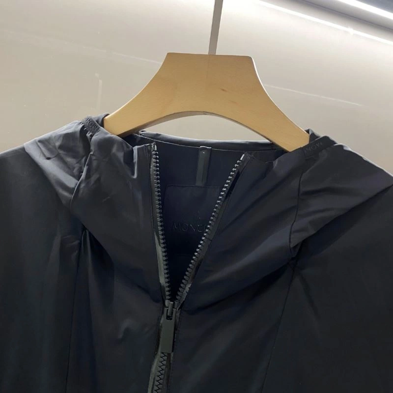 QuickDry Moncler Outwear 142031