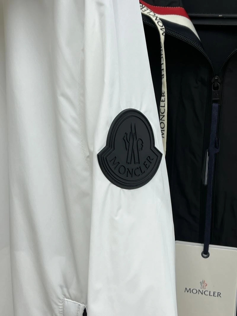 BestValue Moncler Outwear 142030