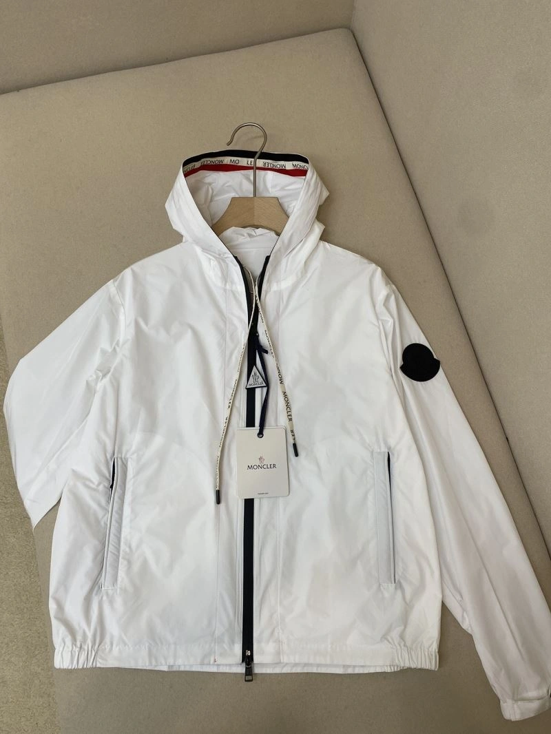 Moncler Outwear Minimalist 142027