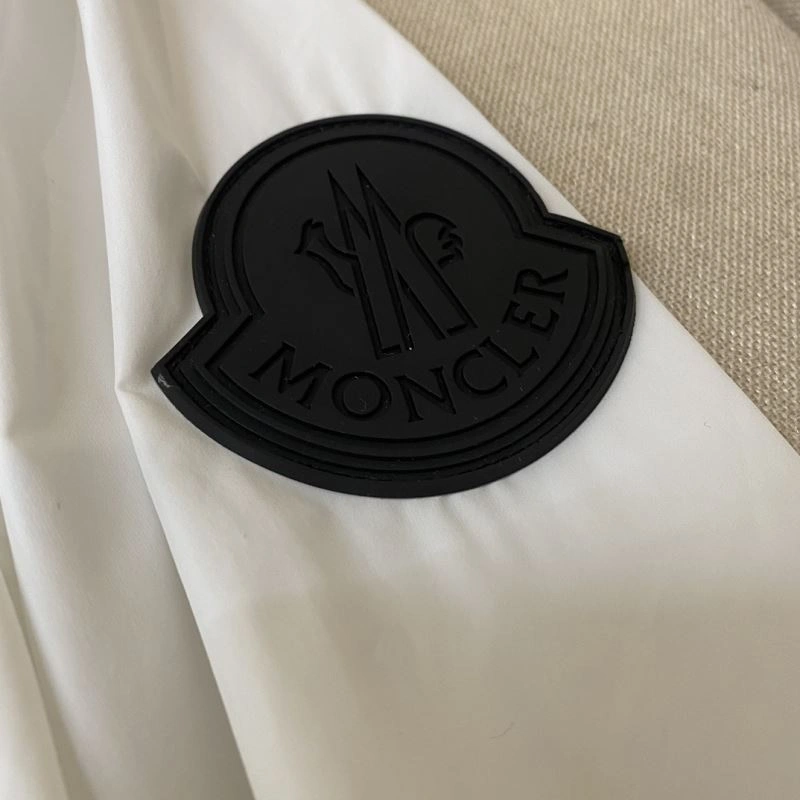 Moncler Outwear Minimalist 142027