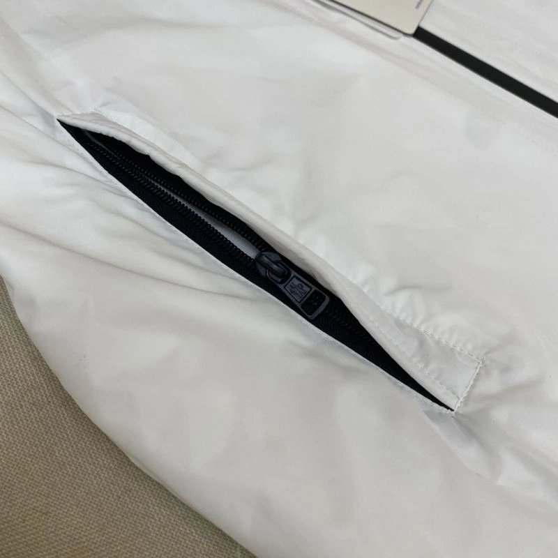 Moncler Outwear Minimalist 142027