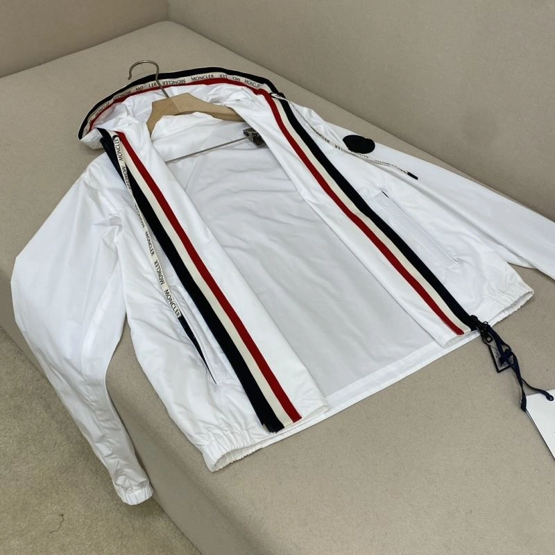 Moncler Outwear Minimalist 142027